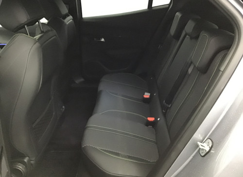 Peugeot 2008 Nouveau Hybrid 145 e-DCS6 GT