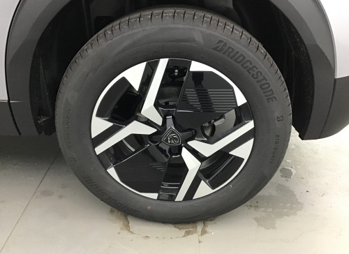 Peugeot 2008 Nouveau Hybrid 145 e-DCS6 GT