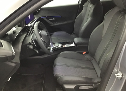 Peugeot 2008 Nouveau Hybrid 145 e-DCS6 GT