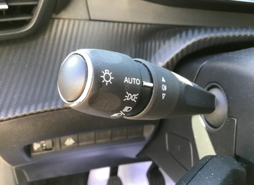 Peugeot 208 PureTech 100 S&S BVM6 Allure Pack