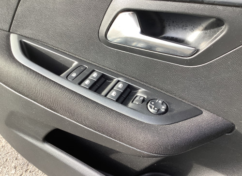 Peugeot 208 Nouvelle PureTech 100 S&S BVM6 Active