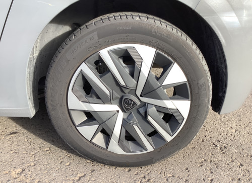 Peugeot 208 Nouvelle PureTech 100 S&S BVM6 Active