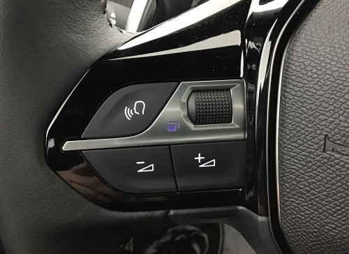 Peugeot 2008 Nouveau Hybrid 145 e-DCS6 Style