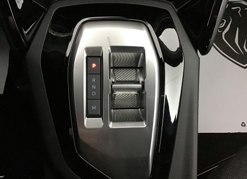 Peugeot 2008 Nouveau Hybrid 145 e-DCS6 Style